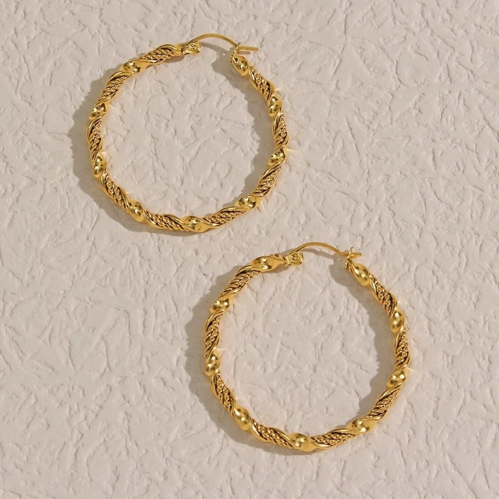 New Gold 18K Big Circle Hoop Earrings - Picture 7 of 8